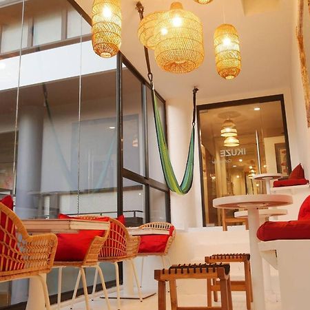 Blu Cabin Ari Stylish Gay Poshtel Bangkok Ngoại thất bức ảnh