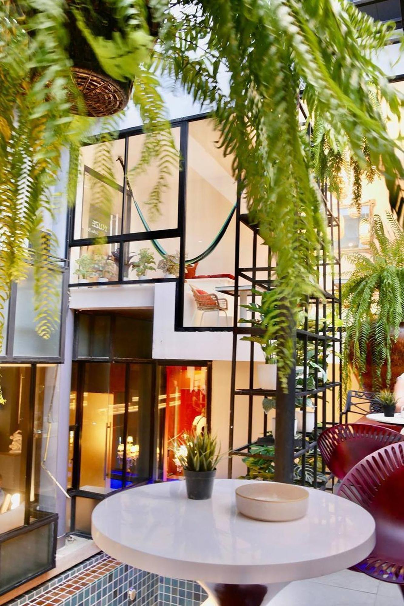 Blu Cabin Ari Stylish Gay Poshtel Bangkok Ngoại thất bức ảnh