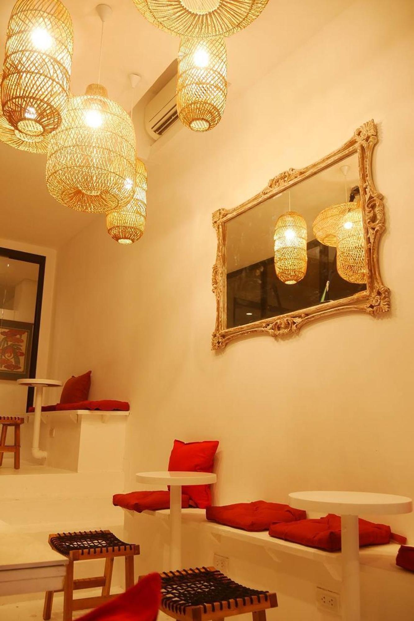 Blu Cabin Ari Stylish Gay Poshtel Bangkok Ngoại thất bức ảnh