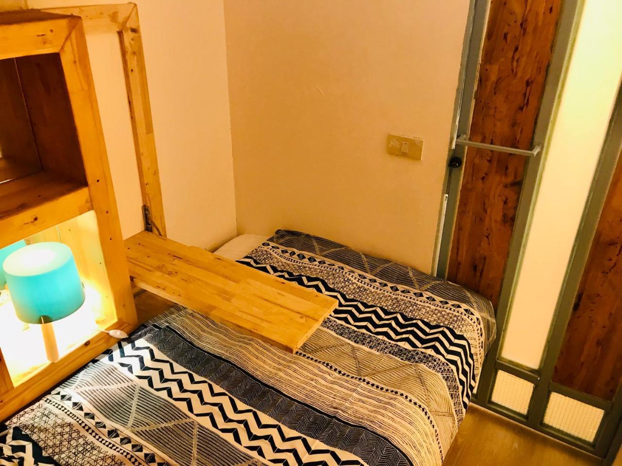 Blu Cabin Ari Stylish Gay Poshtel Bangkok Ngoại thất bức ảnh