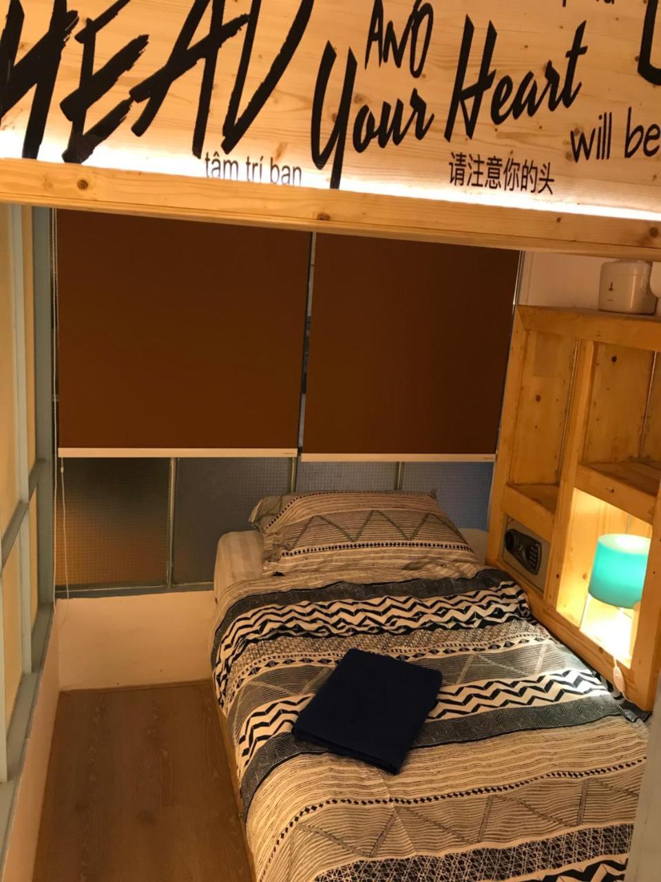 Blu Cabin Ari Stylish Gay Poshtel Bangkok Ngoại thất bức ảnh