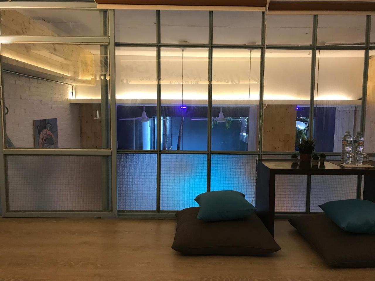 Blu Cabin Ari Stylish Gay Poshtel Bangkok Ngoại thất bức ảnh